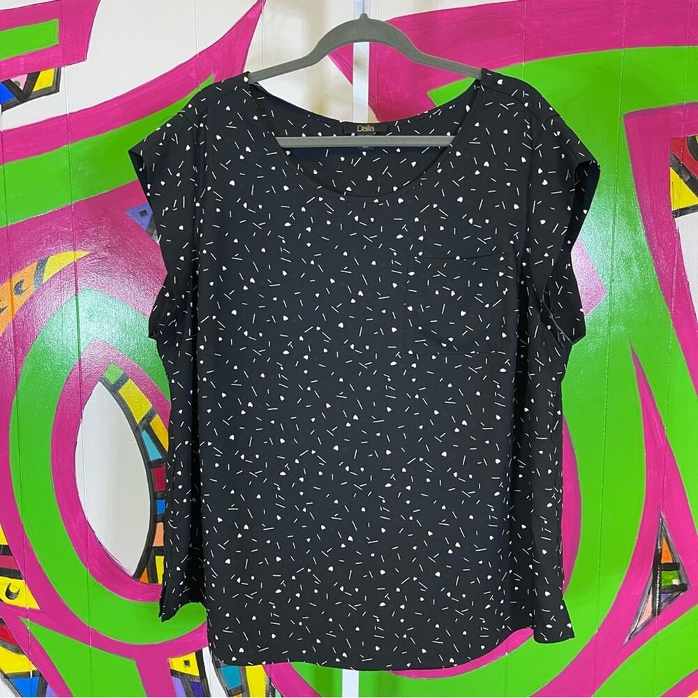 Dalia, Cute Sprinkles Blouse. Size XXL. In excellent condition!